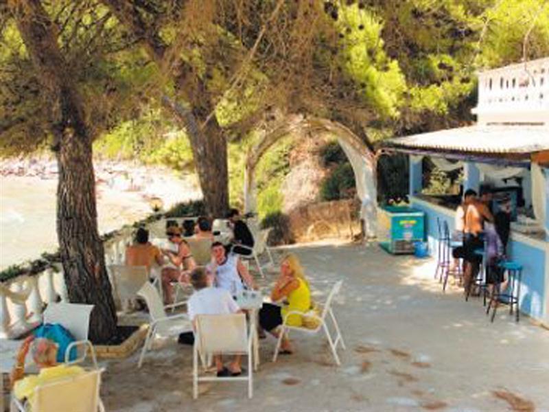 Golden View Resort Sinarades Kontogialos Екстериор снимка